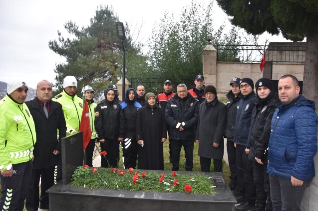 Şehit polis memuru'nun 23.senesinde kuran okutuldu...