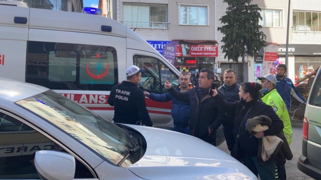 Halk otobüsü yayaya çarptı...