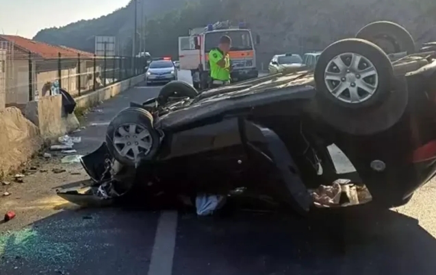 Bariyerlere çarpıp takla attılar... 1’i çocuk 4 yaralı