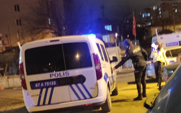 Darp edilen kadın soluğu emniyette aldı...