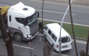 TIR ile minibüs kaza yaptı...