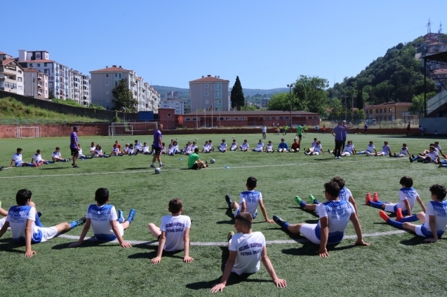 Kdz Ereğli Belediyespor futbol okullarına yoğun ilgi