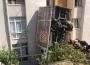 Apartman boşluğuna uçtu...