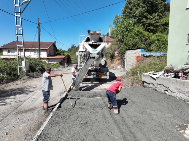 KAVAKLIDERE SOKAĞIN YOL SORUNU ÇÖZÜLÜYOR