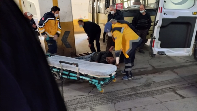 Fenalaşan vatandaş hastaneye kaldırıldı.