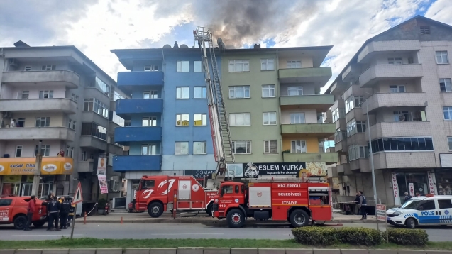 İş yerinde çıkan yangın, panik yarattı...