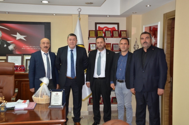 AKÇAKOCA BELEDİYESİNDEN, TEKİN' E, TEŞEKKÜR PLAKETİ...