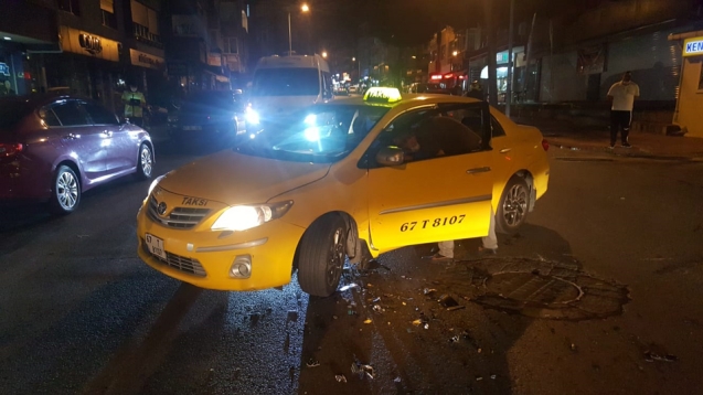 TİCARİ TAKSİ İLE MOTOSİKLET ÇARPIŞTI...1 YARALI...