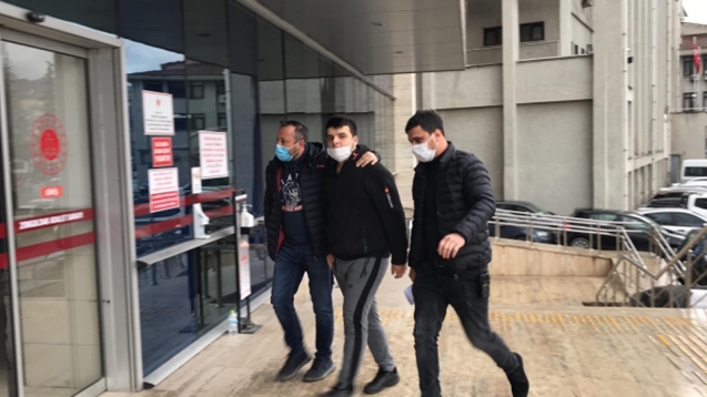 Babasını öldürdü... Tutuklandı...