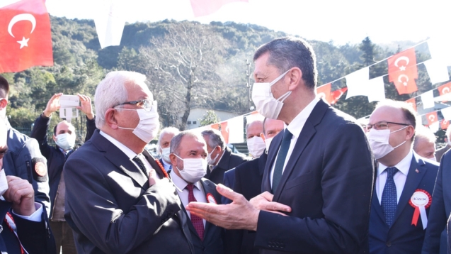 Posbıyık Bakan Selçuk’a “2 dönem daha buradayım'' dedi...