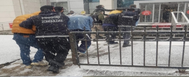 Uyuşturucu ticaretinden gözaltına alındılar...