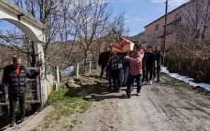 Kadın cinayeti… Ayrı köylerde defnedildiler…