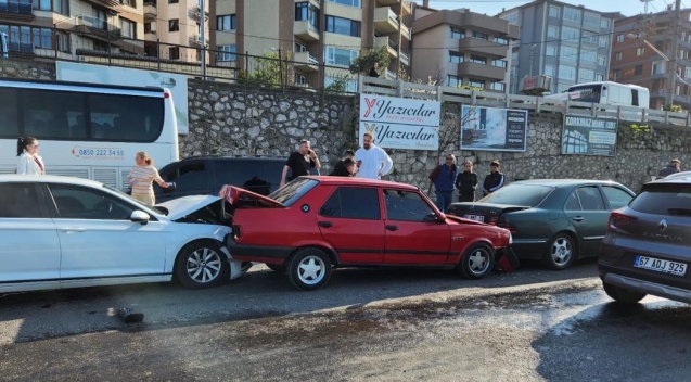 Milli Egemenlik Caddesi’nde zincirleme kaza...