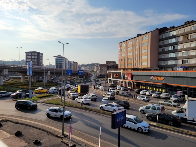 Trafik yoğunluğu vatandaşa zor anlar yaşattı...