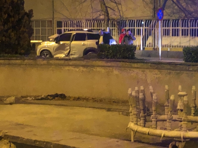 Önce başka otomobile, sonra refuje...