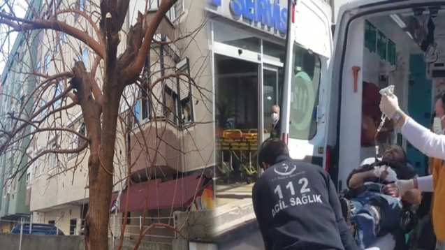 Ağaç budadığı sırada elini kesti.