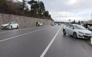 Feci kaza...3 araç birbirine girdi, 3 yaralı..