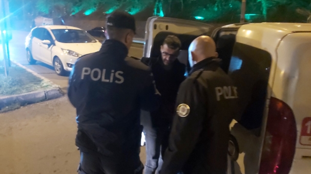Sevgilisine saldıran şahıs gözaltına alındı.