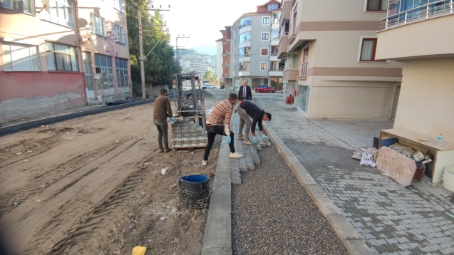 Devrek Belediyesi yol ve kaldırım çalışmalarına başladı.