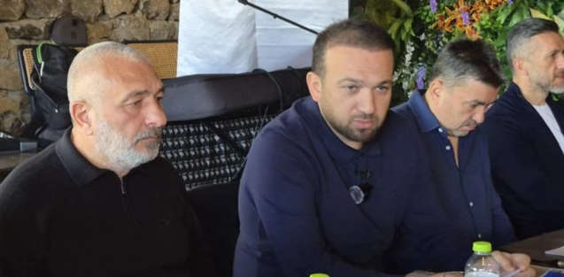 Bahis oynayan 2 futbolcunun belgelerini gösterdi...