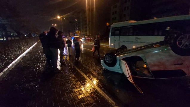 Otomobil takla attı... 1 yaralı...