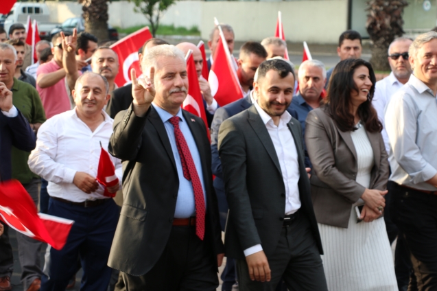MHP’den şehir merkezinde gövde gösterisi…