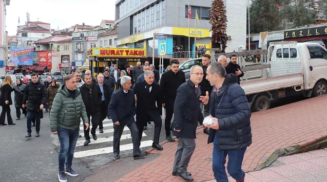 İbrahim Sezer arka planda kaldı...