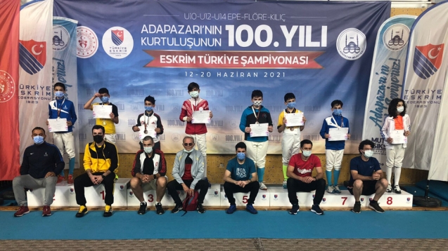 Eskrim kulübü sporcuları Türkiye 5’incisi oldu…