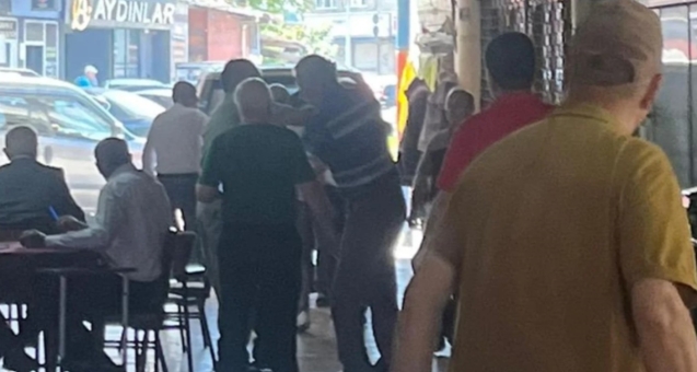 Yumruklar havada uçuştu...