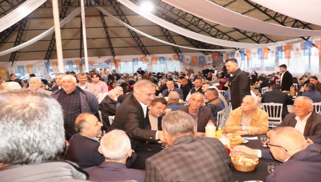 Ak Partililer iftar programında buluştu…