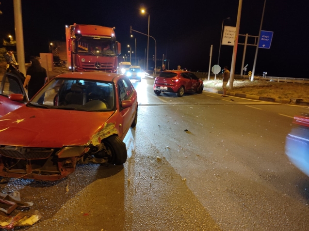 Plajlar mevkiinde kaza...2 kişi yaralandı...