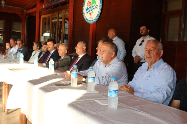 Ak Partililer bayramlaştı…