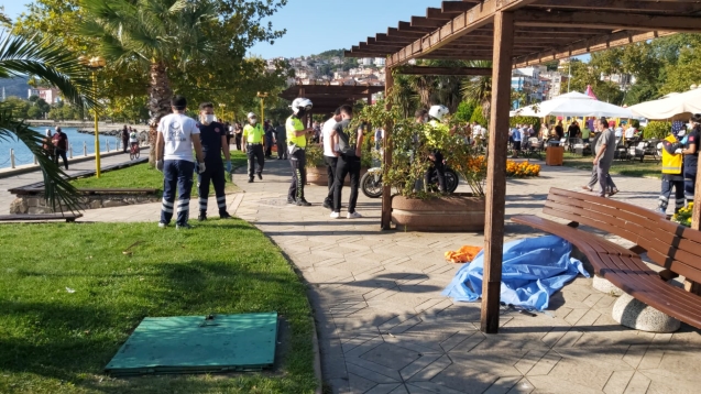 SAHİLDE SİLAHLI SALDIRI; 1 ÖLÜ