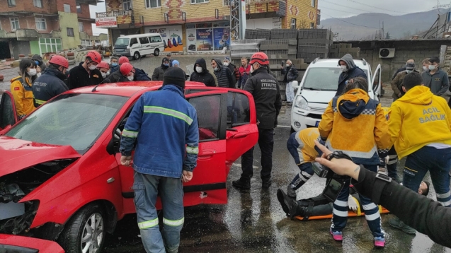 Trafik kazası... 5 yaralı...