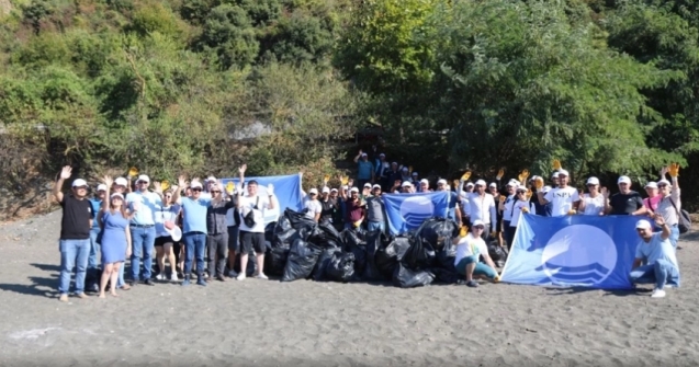 Dünya Temizlik Günü’nde plaj bölgesinde çöpler toplandı