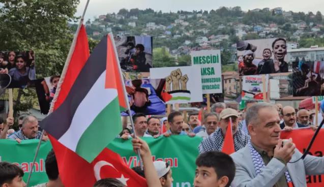 Sumud filosuna destek yürüyüşü...