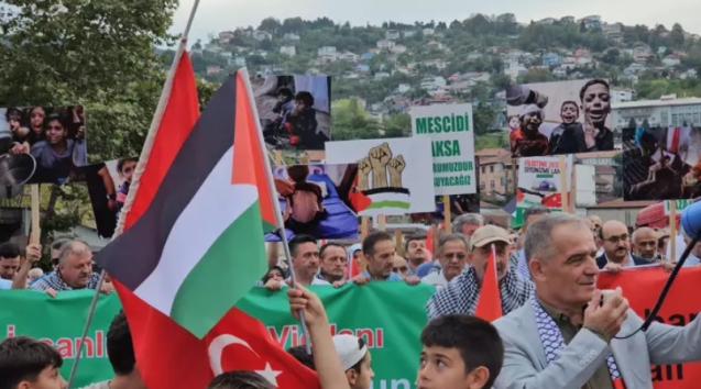 Sumud filosuna destek yürüyüşü...