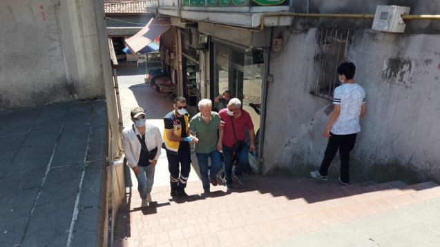 Aşırı sıcaktan baygınlık geçirdi...