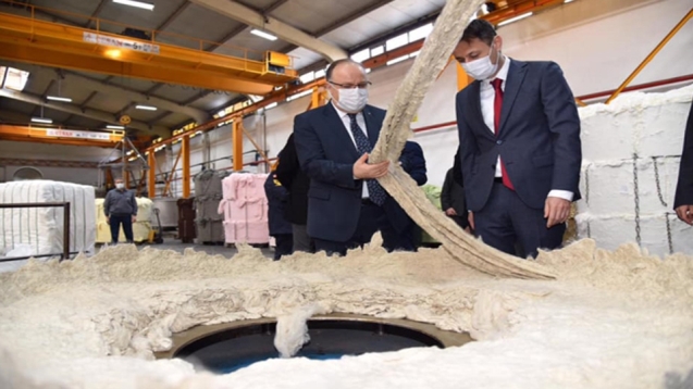 Vali Tutulmaz Akal Dinarsu iplik fabrikasını ziyaret etti