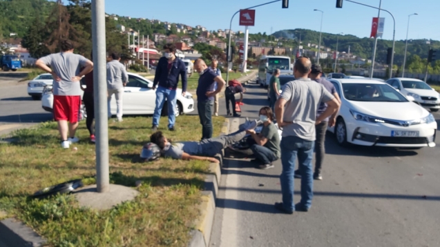 Otomobil ile motosiklet çarpıştı... 1 yaralı...