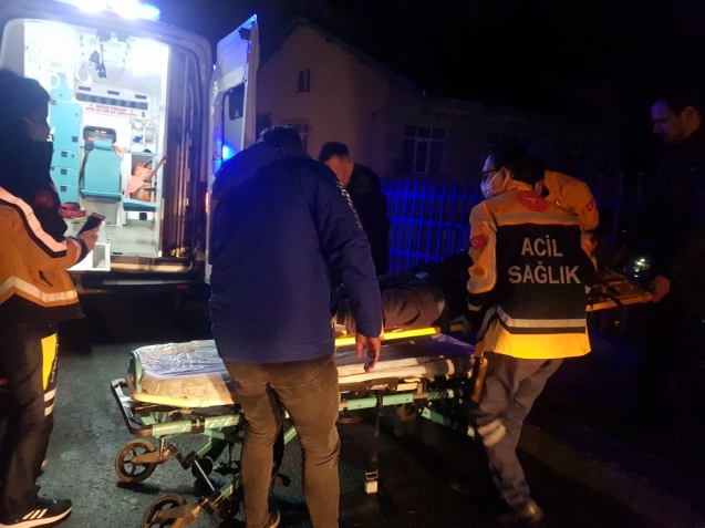 Otomobil ile motosiklet çarpıştı..1 yaralı.
