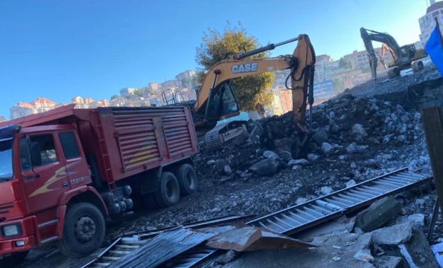 Fevkani Köprüsü'nde sökme kaldırma devam ediyor