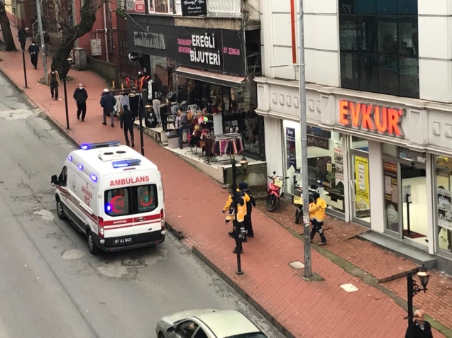 Alışveriş yapıyordu...Baygınlık geçirdi...