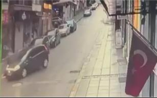 Otomobil ile çarpışan motosikletin sürücüsü yaralandı...