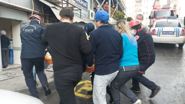 Asansör boşluğuna düşen hemşire BEÜ'ye sevk edildi.