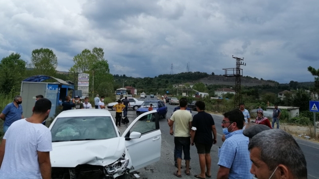 Otomobiller çarpıştı; 1 yaralı…