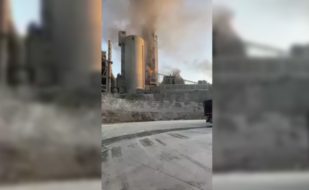 Çimento fabrikasında yangın çıktı... Söndürüldü...