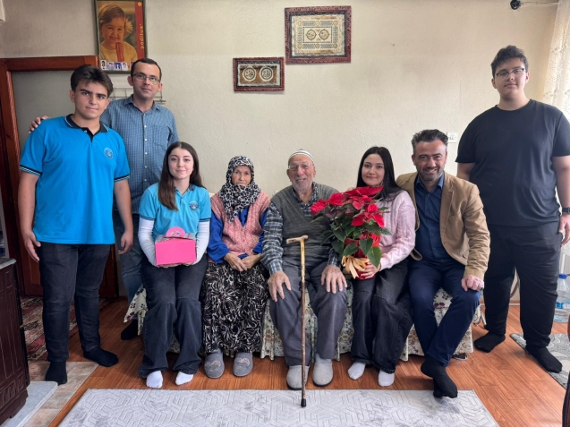 Yaşlılar gününde ziyaretlerini gerçekleştirdiler...