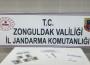Kubar esrar ve metamfetamin hap ile yakalandılar..