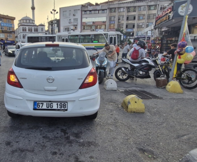 Motosiklet ile otomobil çarpıştı. 1 yaralı...